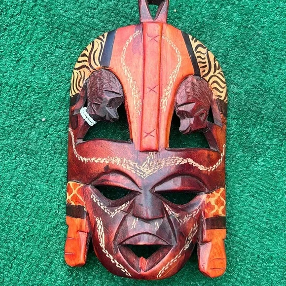 African wood mask hand carved made in kenya - Picture 1 of 6